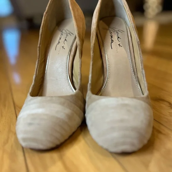 Badgley Mischka Taupe Suede Heels for Women - Picture 4 of 12